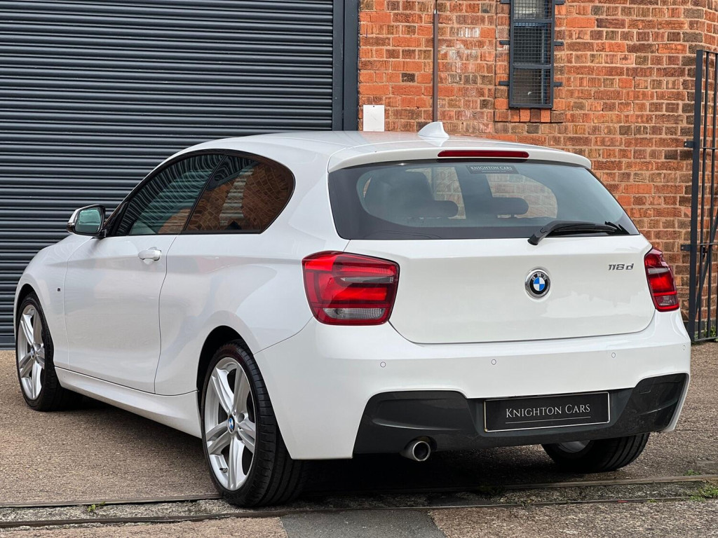 BMW 1 SERIES