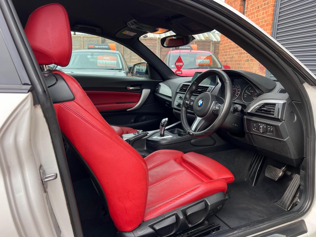 View BMW 1 SERIES 2.0 118d M Sport 3-door