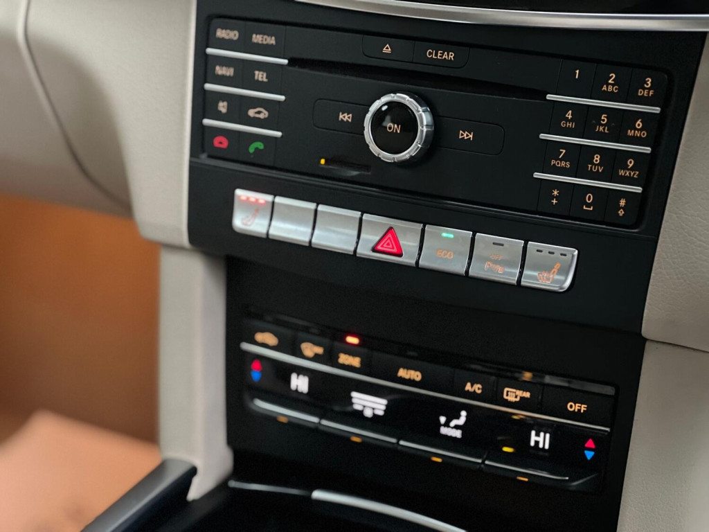 MERCEDES-BENZ E CLASS