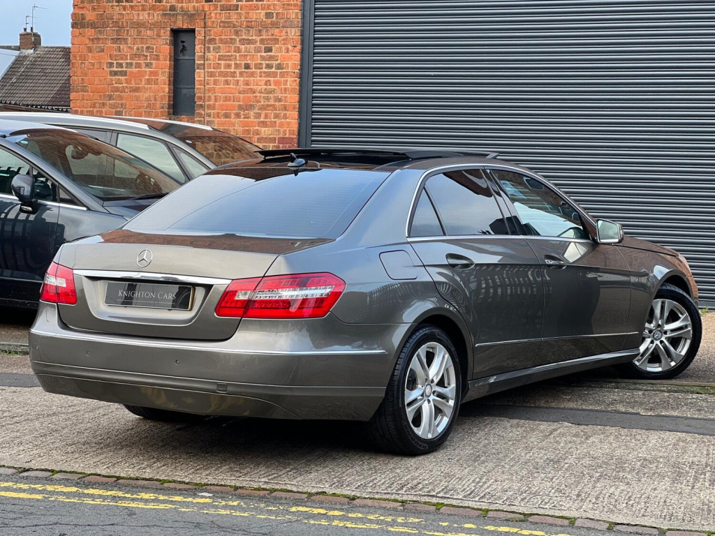 MERCEDES-BENZ E CLASS