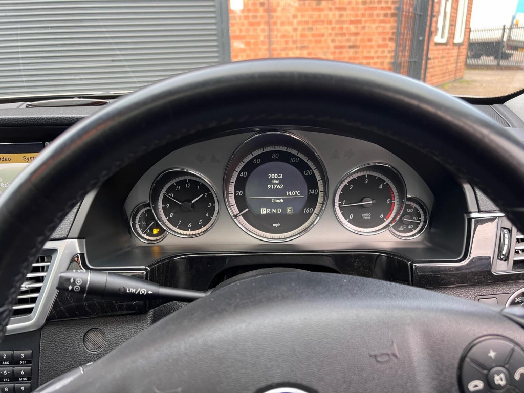 MERCEDES-BENZ E CLASS