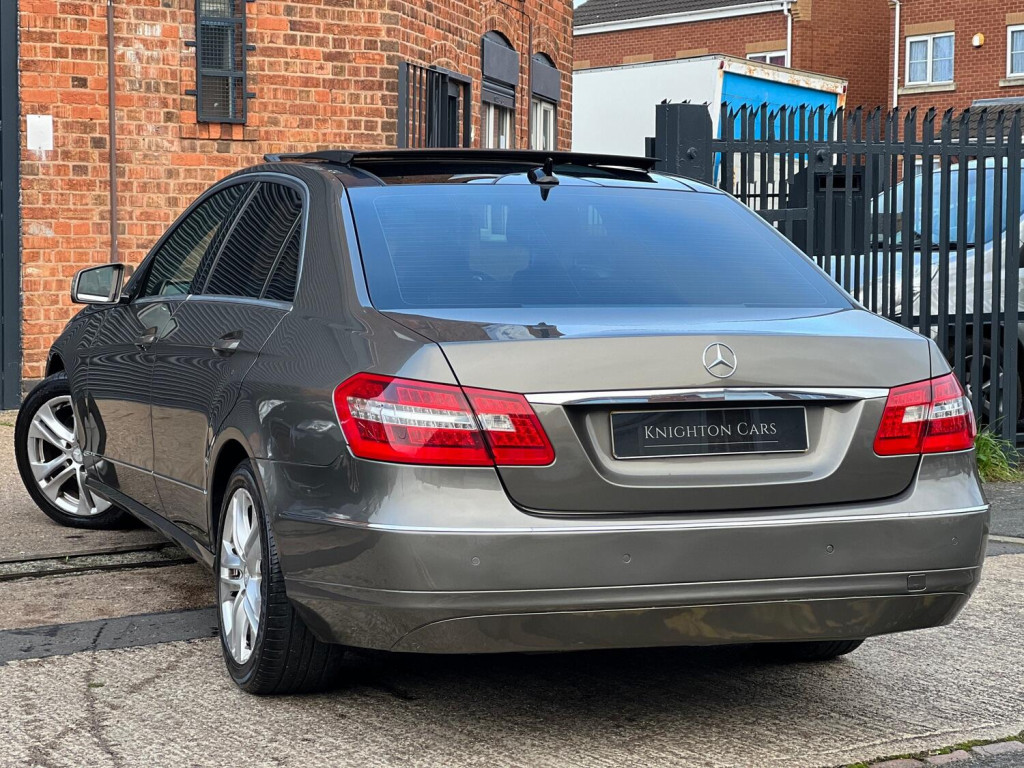 MERCEDES-BENZ E CLASS