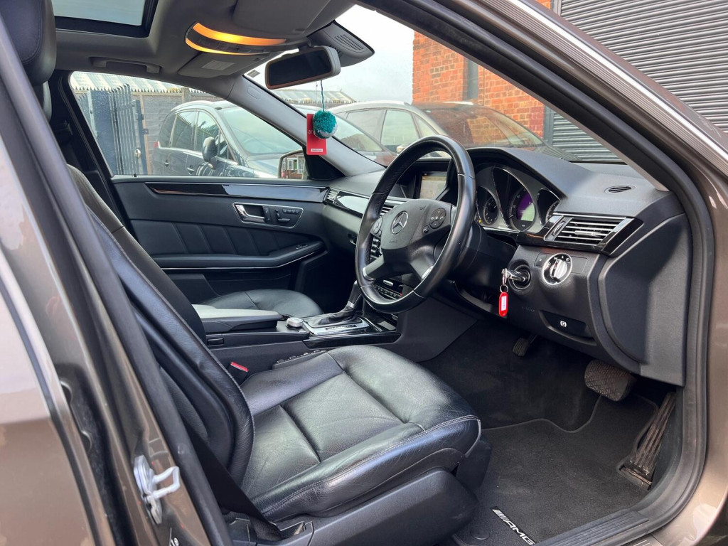 MERCEDES-BENZ E CLASS