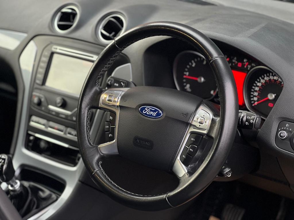 FORD MONDEO