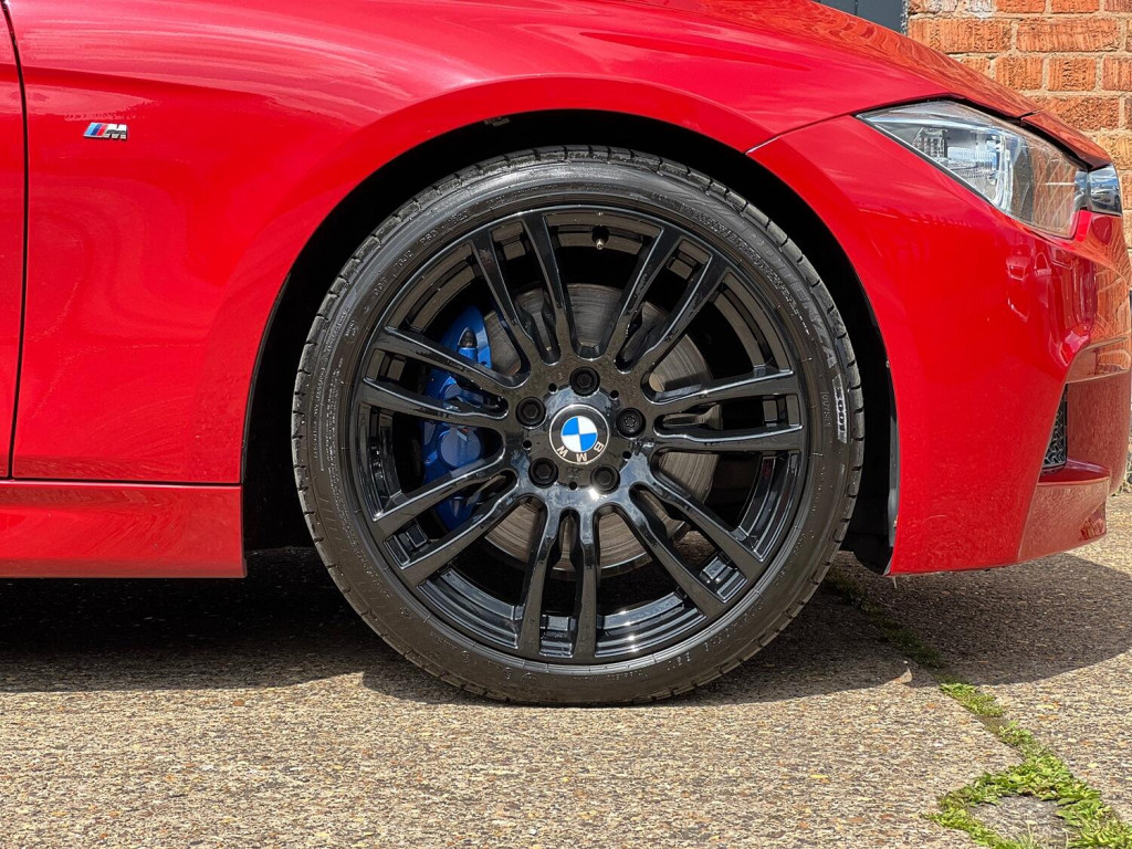 BMW 3 SERIES
