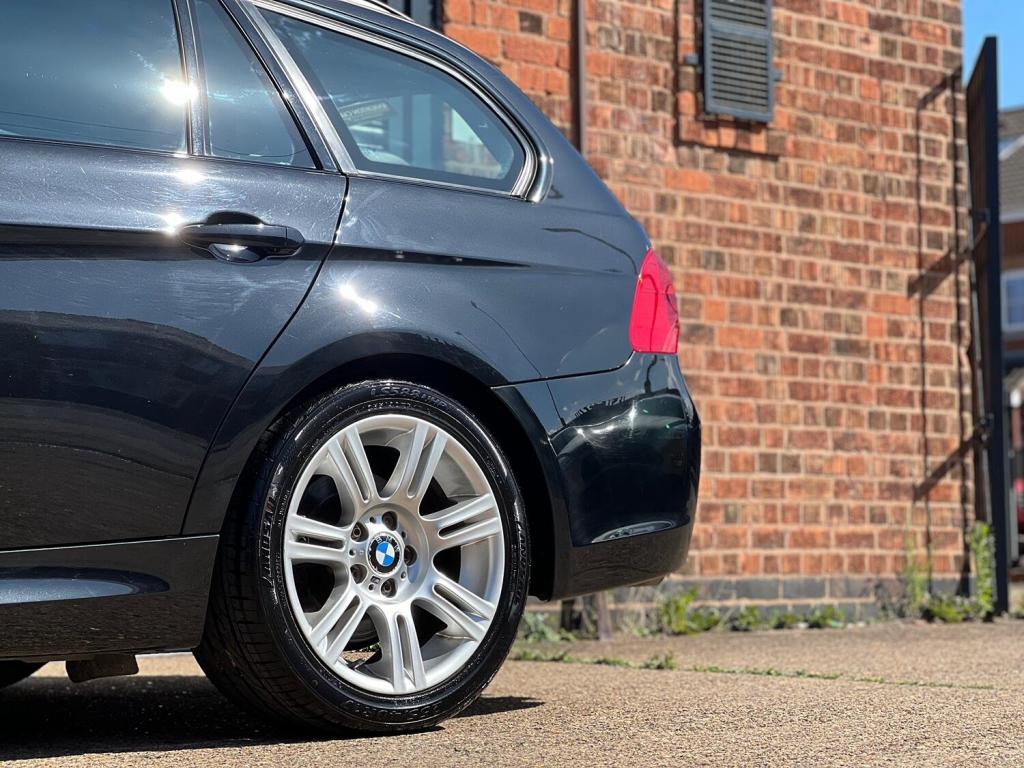 BMW 3 SERIES