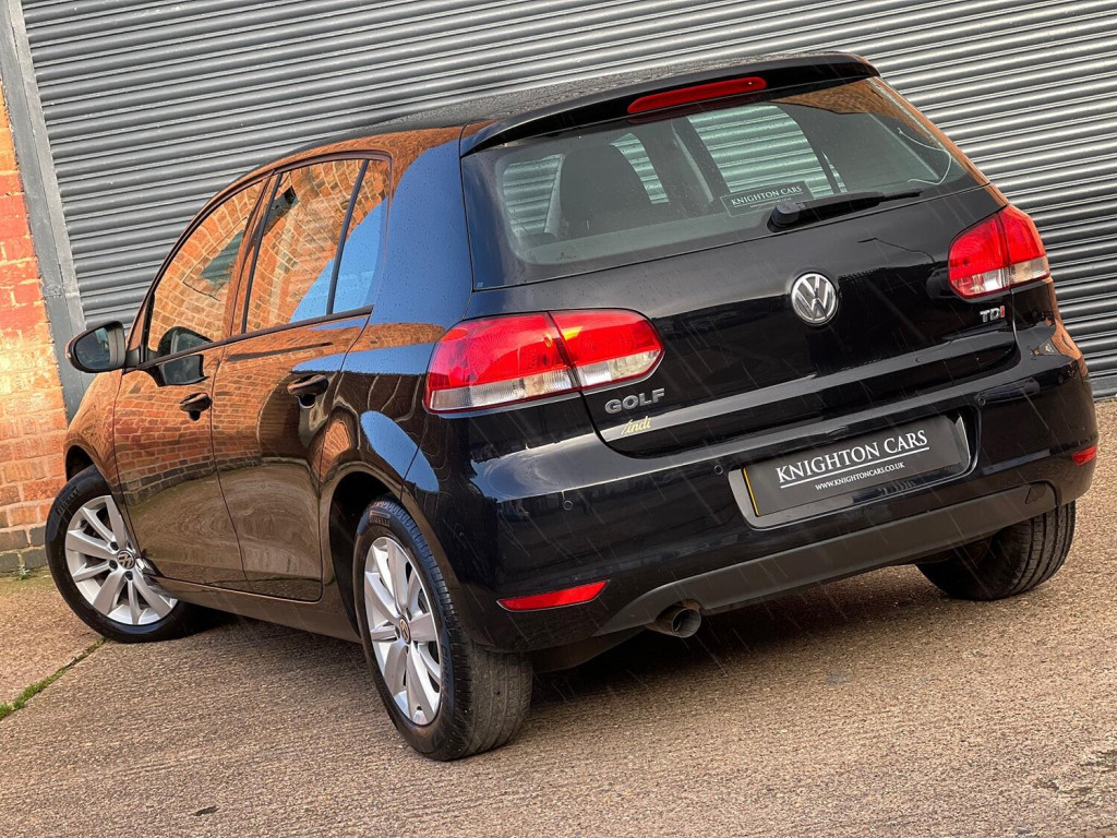 View VOLKSWAGEN GOLF 1.6 TDI Match