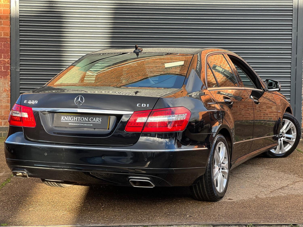 MERCEDES-BENZ E CLASS