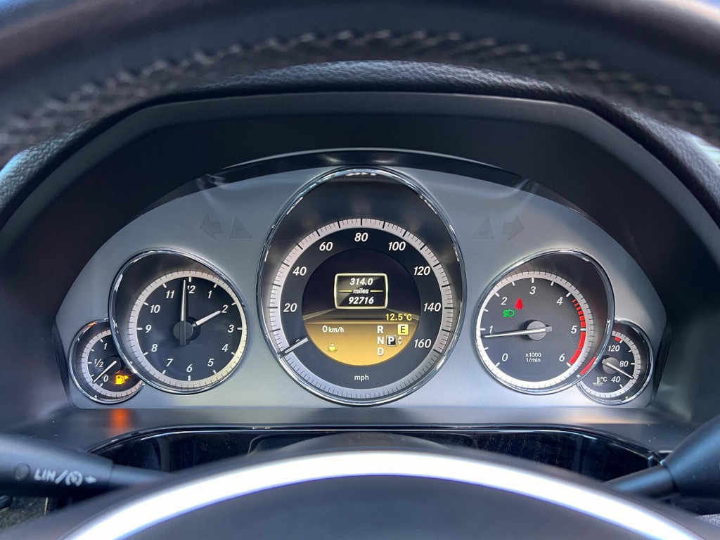 MERCEDES-BENZ E CLASS