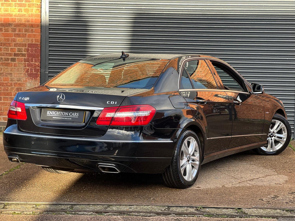 MERCEDES-BENZ E CLASS