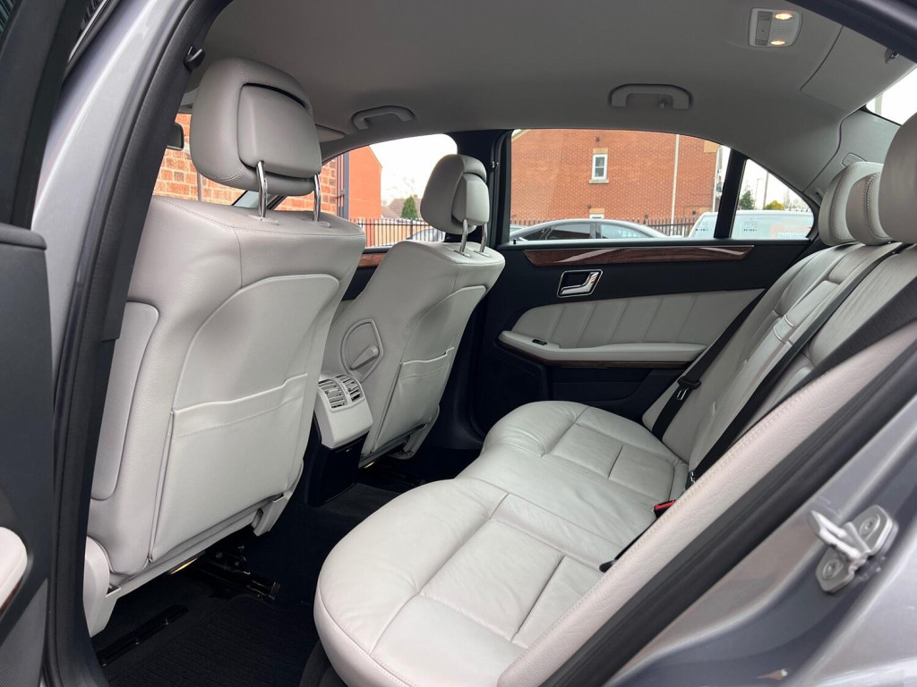 MERCEDES-BENZ E CLASS