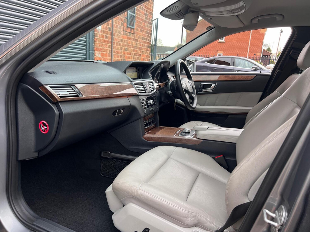 MERCEDES-BENZ E CLASS