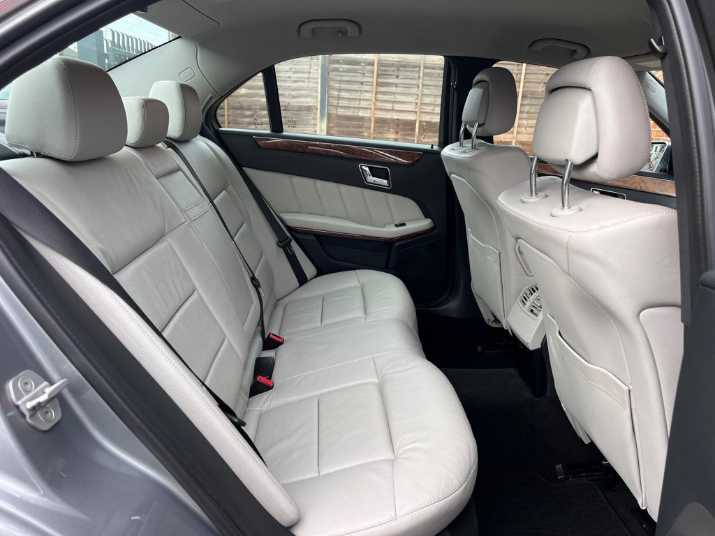 MERCEDES-BENZ E CLASS
