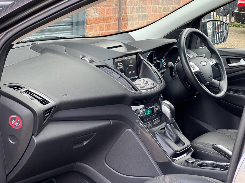 FORD KUGA