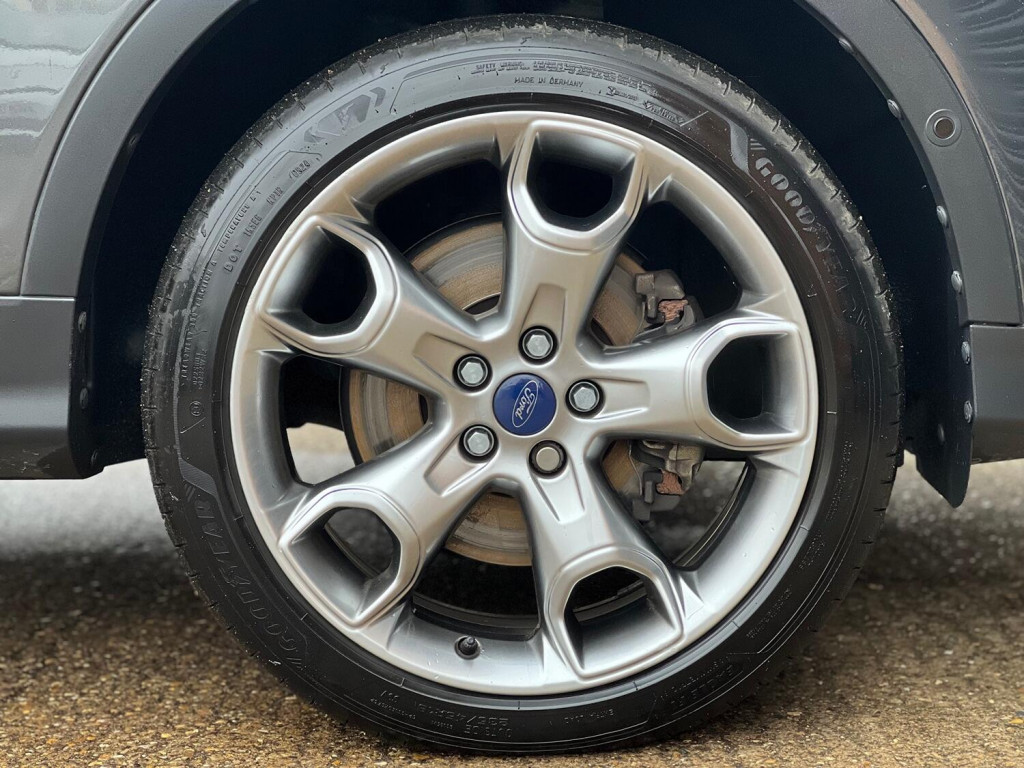 FORD KUGA