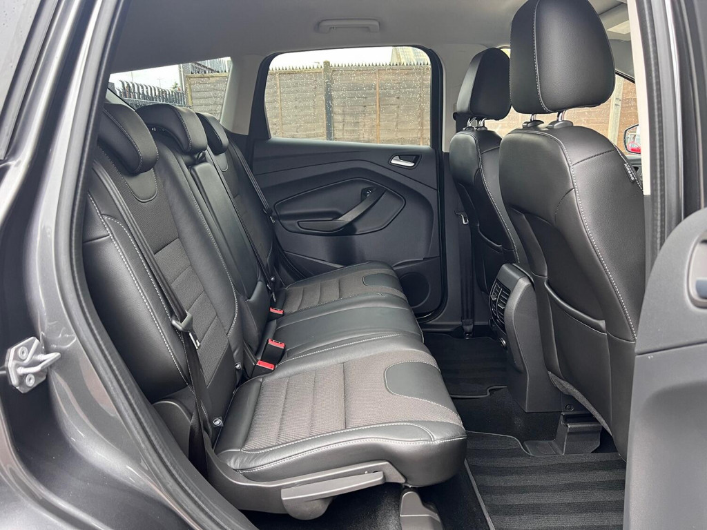 FORD KUGA