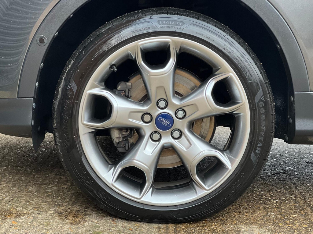 FORD KUGA