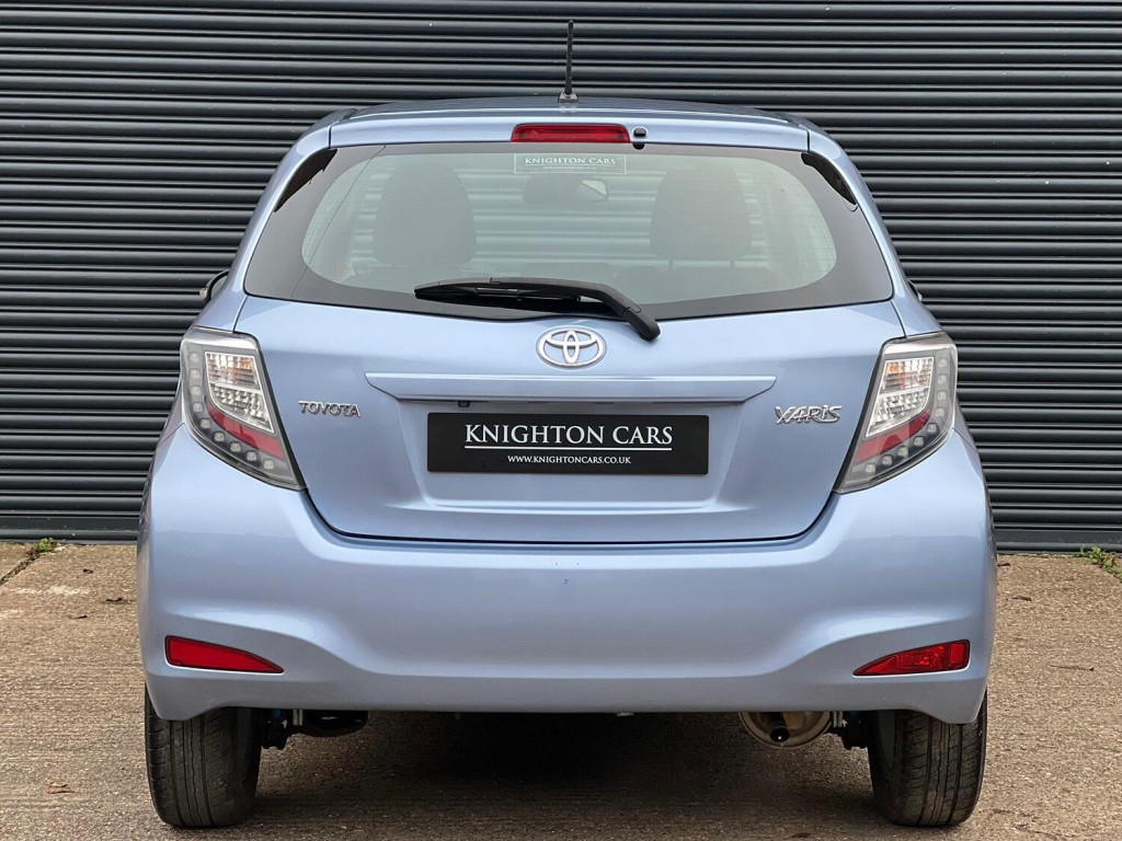 TOYOTA YARIS