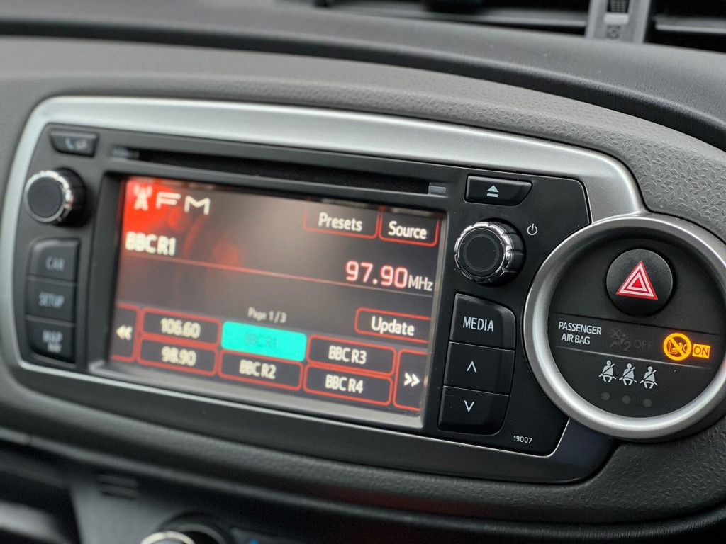 TOYOTA YARIS