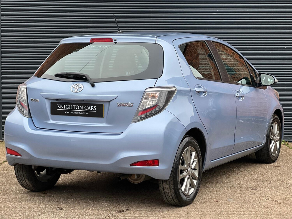 TOYOTA YARIS
