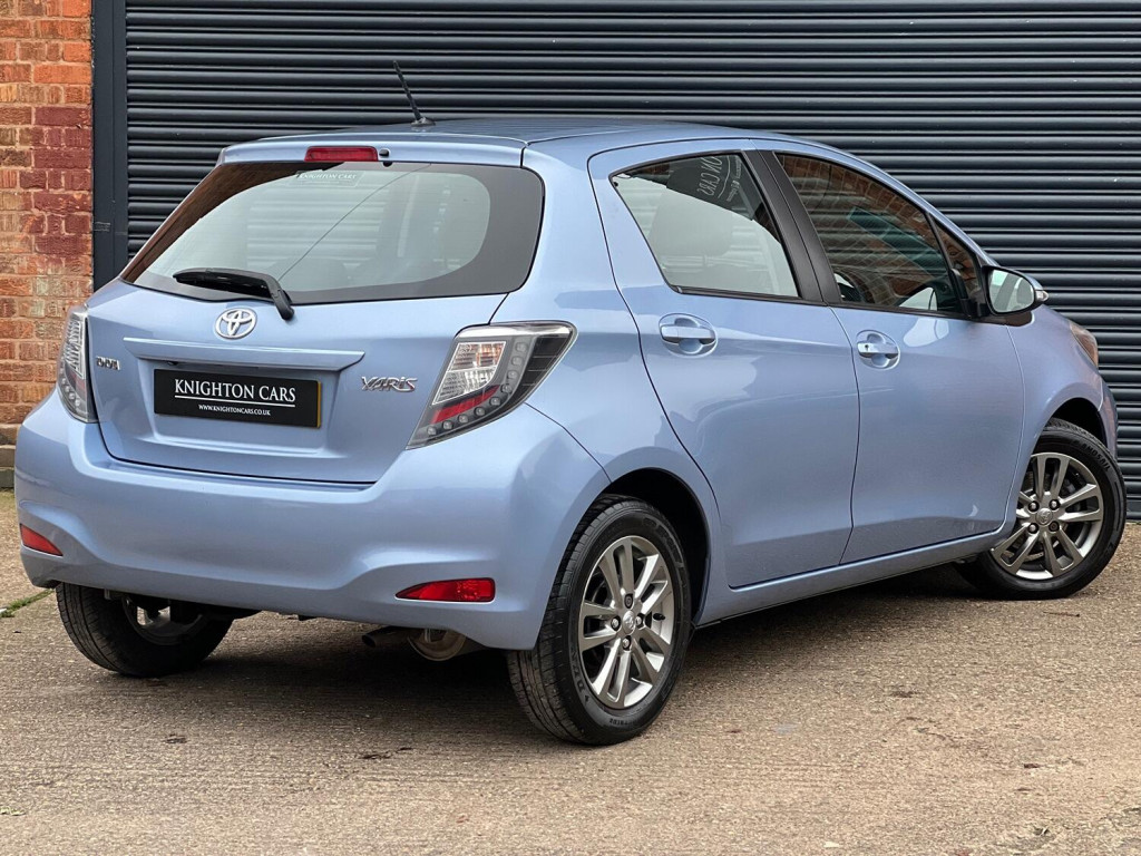 TOYOTA YARIS