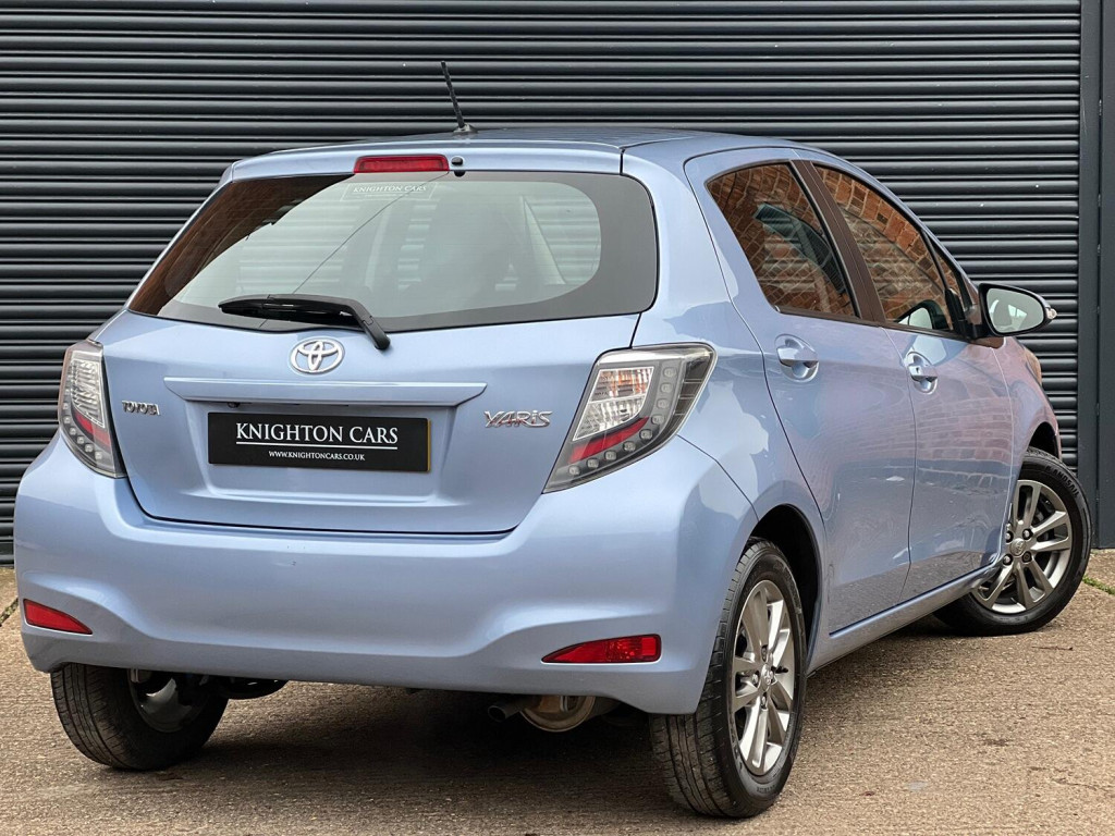 TOYOTA YARIS