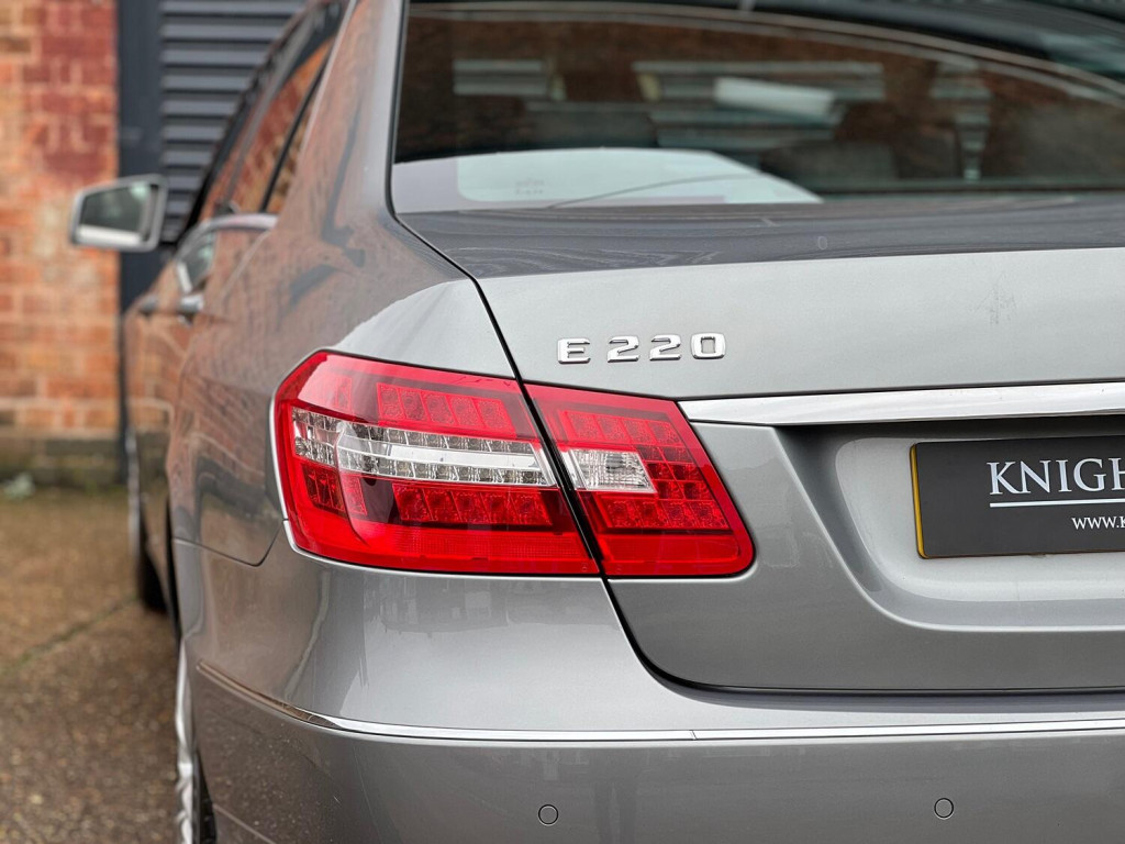 MERCEDES-BENZ E CLASS