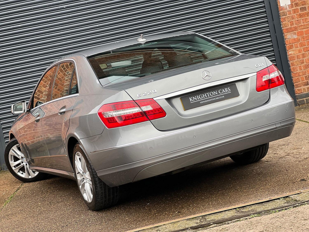 View MERCEDES-BENZ E CLASS 2.1 E220 CDI BlueEfficiency Avantgarde