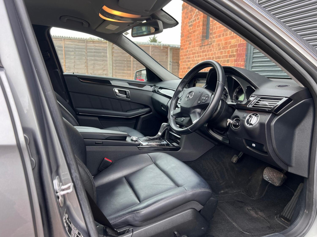 MERCEDES-BENZ E CLASS