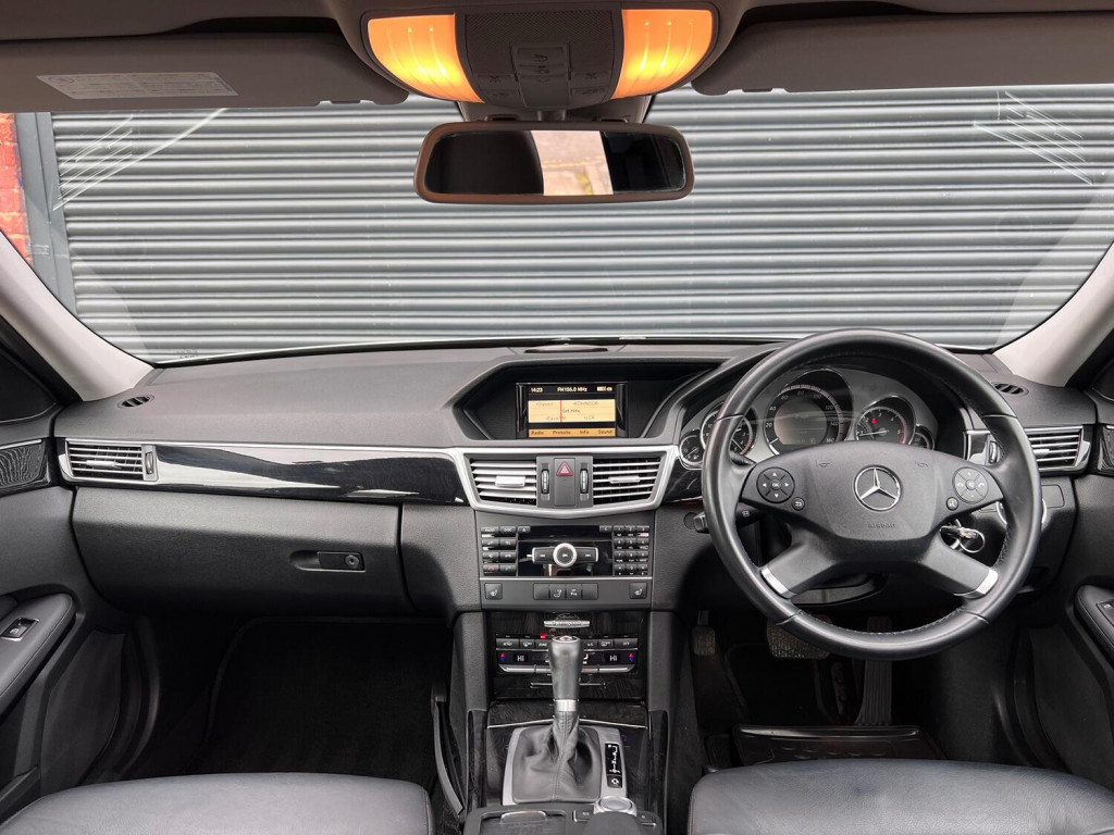 MERCEDES-BENZ E CLASS