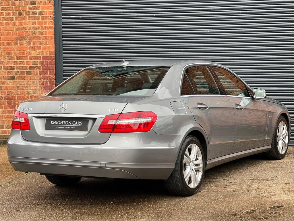 MERCEDES-BENZ E CLASS