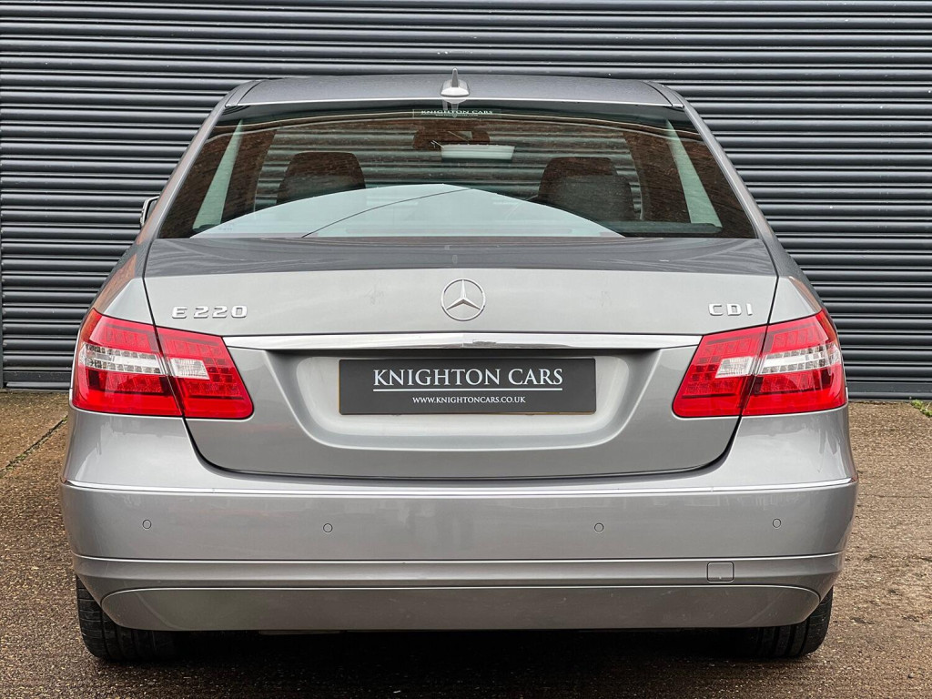 MERCEDES-BENZ E CLASS