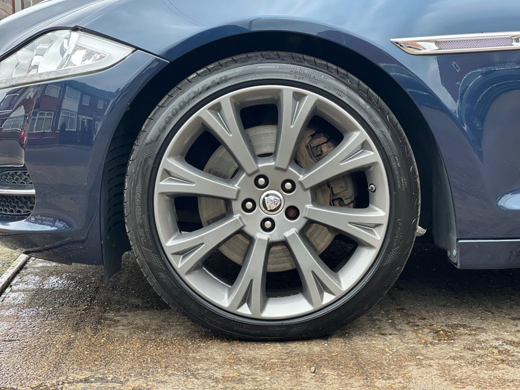 JAGUAR XJ