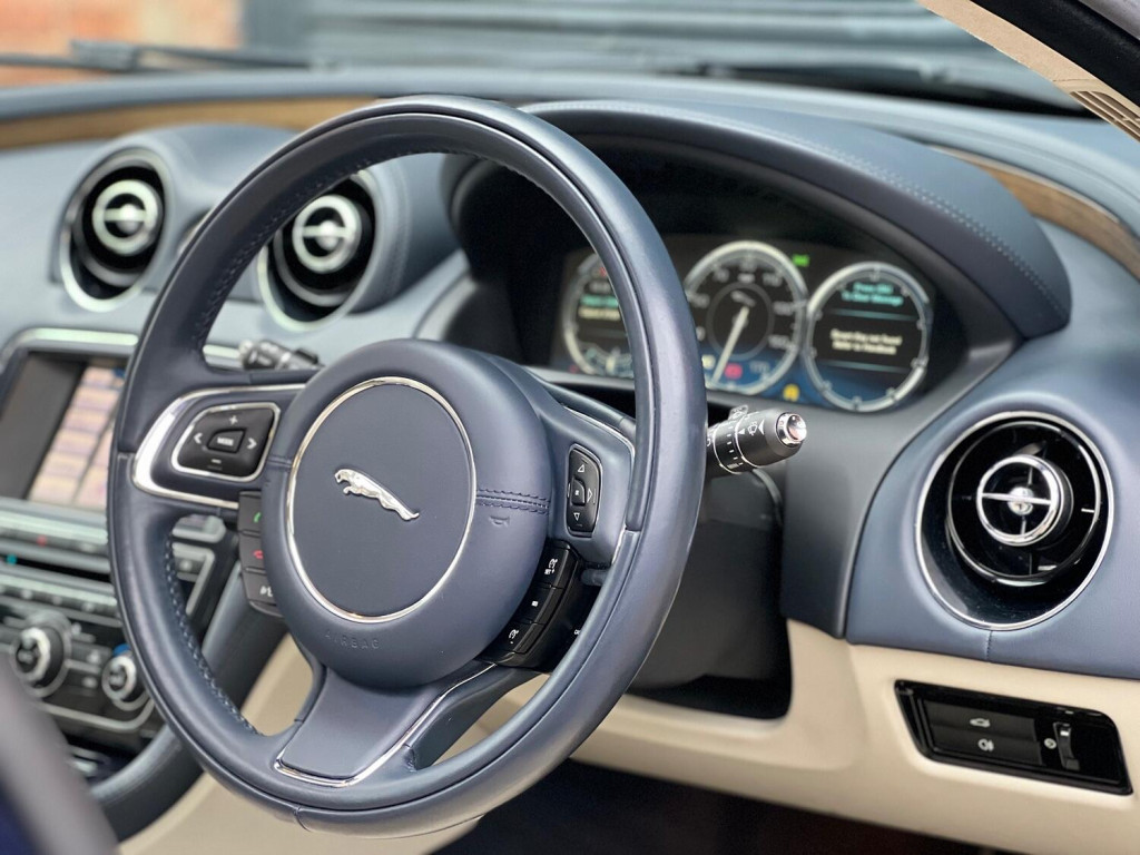 JAGUAR XJ