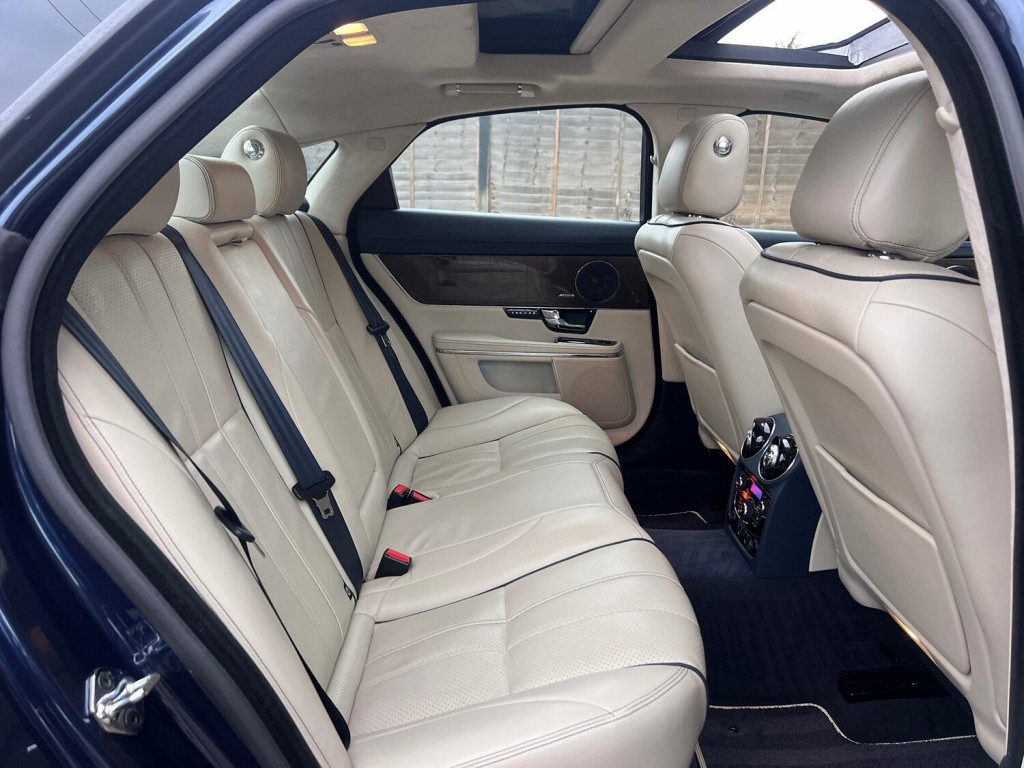 JAGUAR XJ