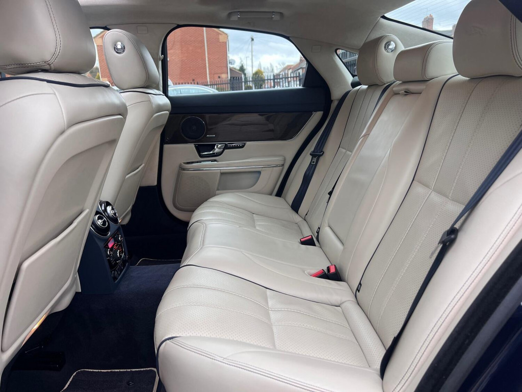 JAGUAR XJ