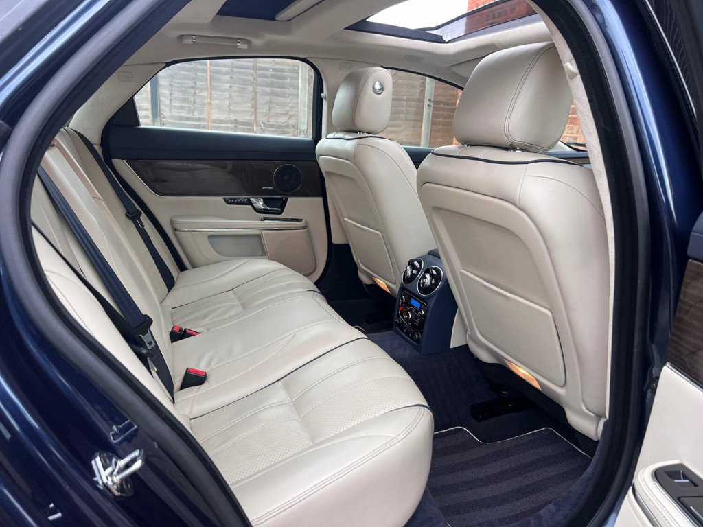 JAGUAR XJ