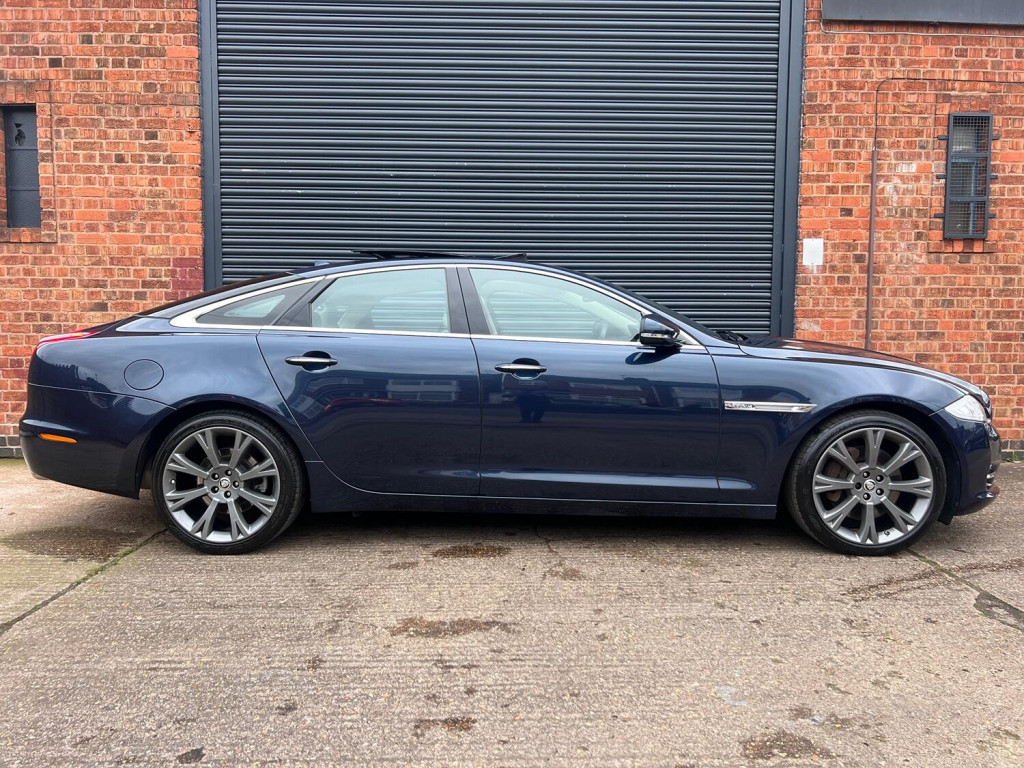 JAGUAR XJ