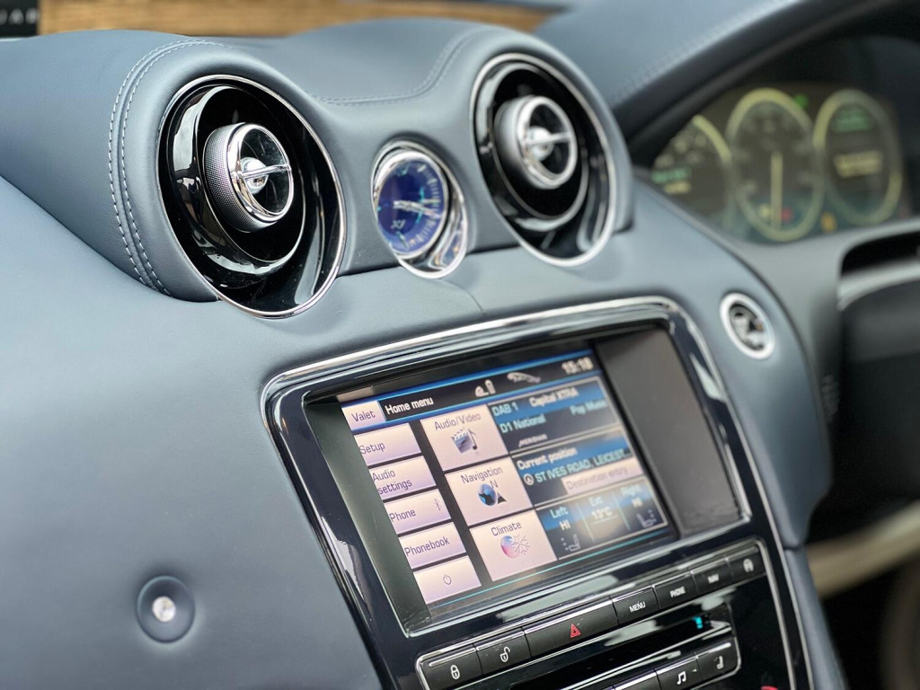 JAGUAR XJ