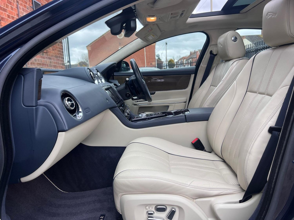 JAGUAR XJ