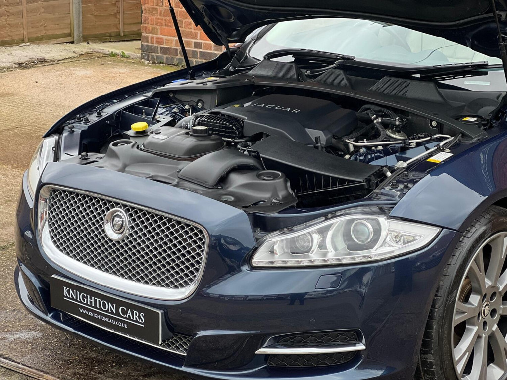 JAGUAR XJ