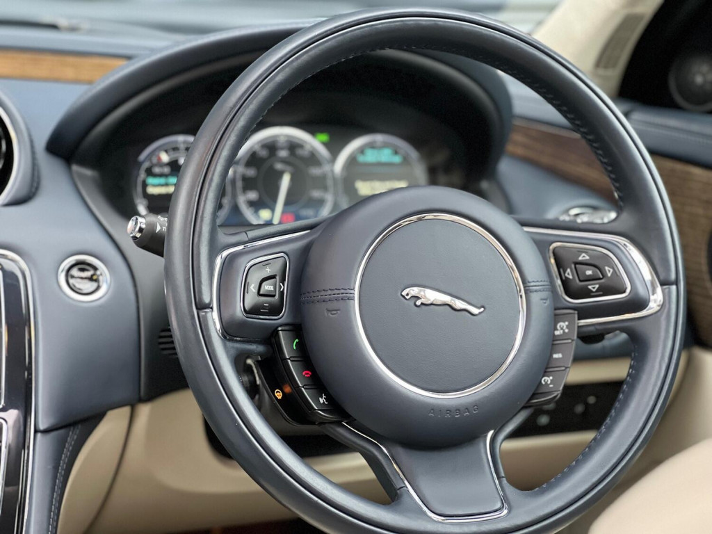 JAGUAR XJ