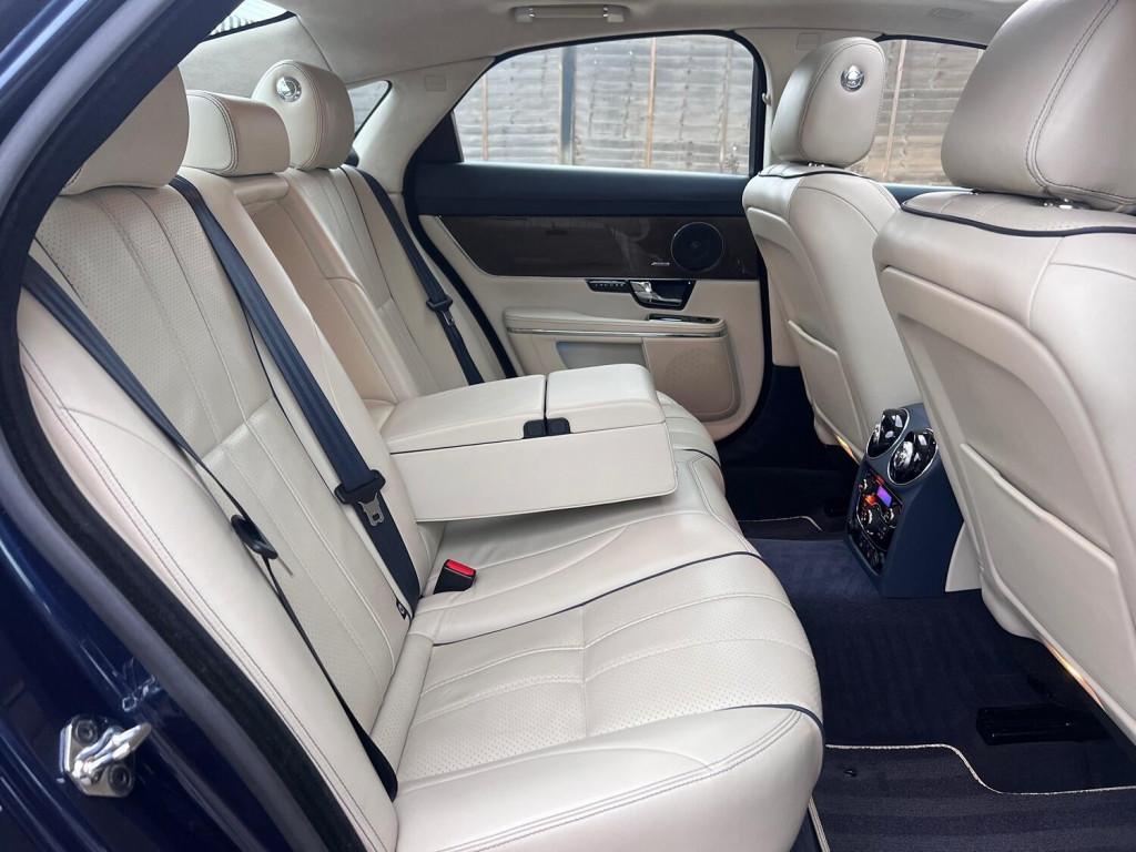 JAGUAR XJ