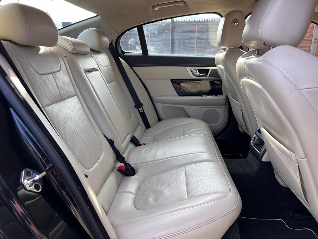 JAGUAR XF