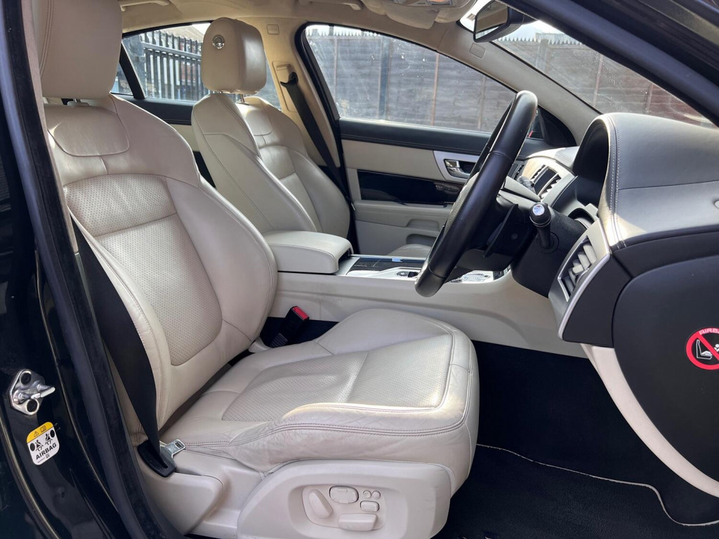JAGUAR XF