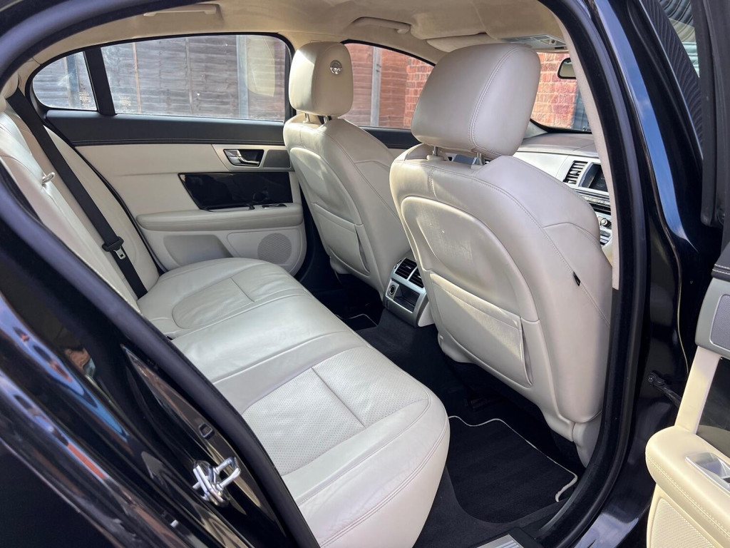 JAGUAR XF
