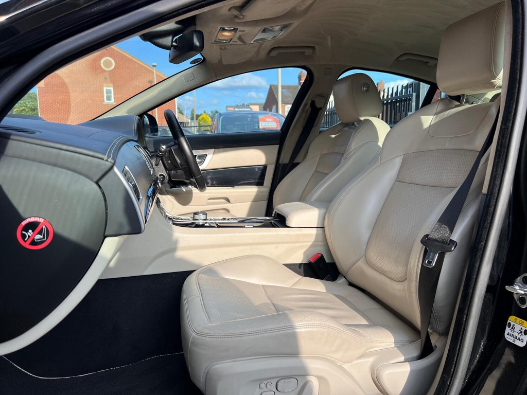 JAGUAR XF
