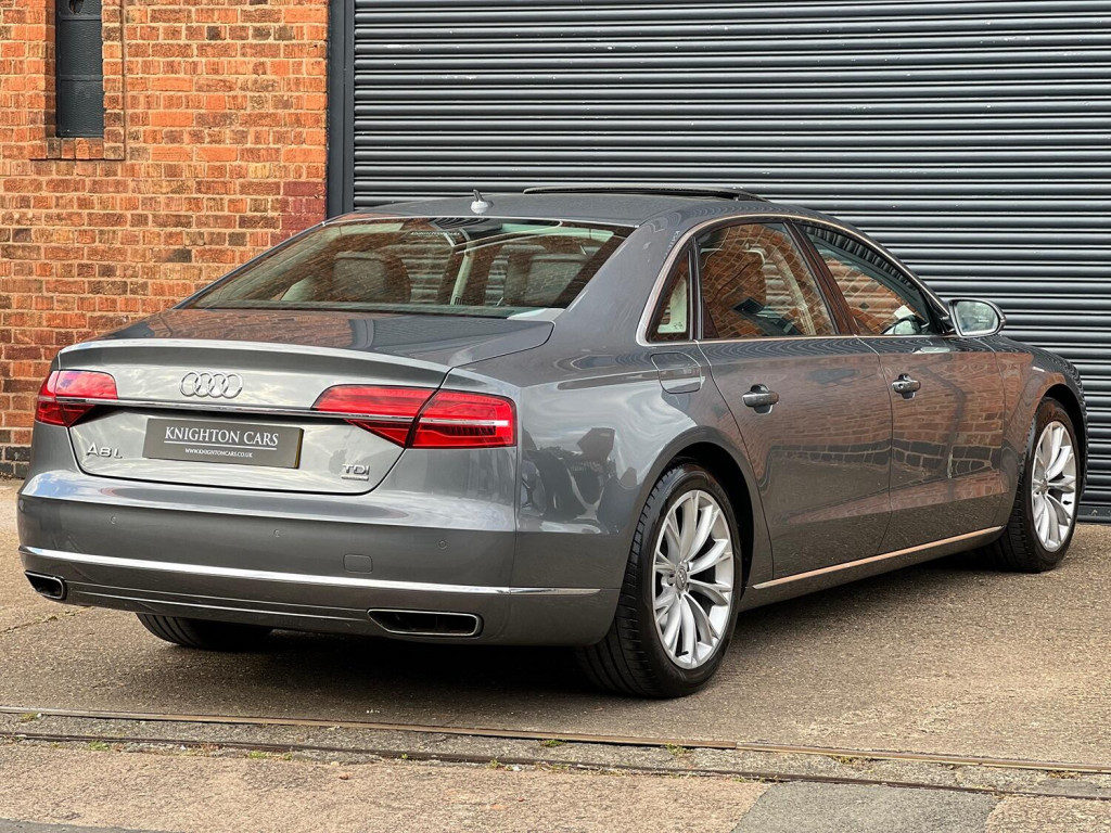 AUDI A8