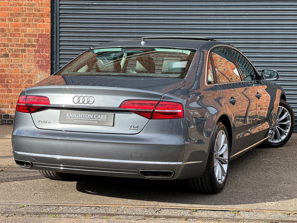 AUDI A8