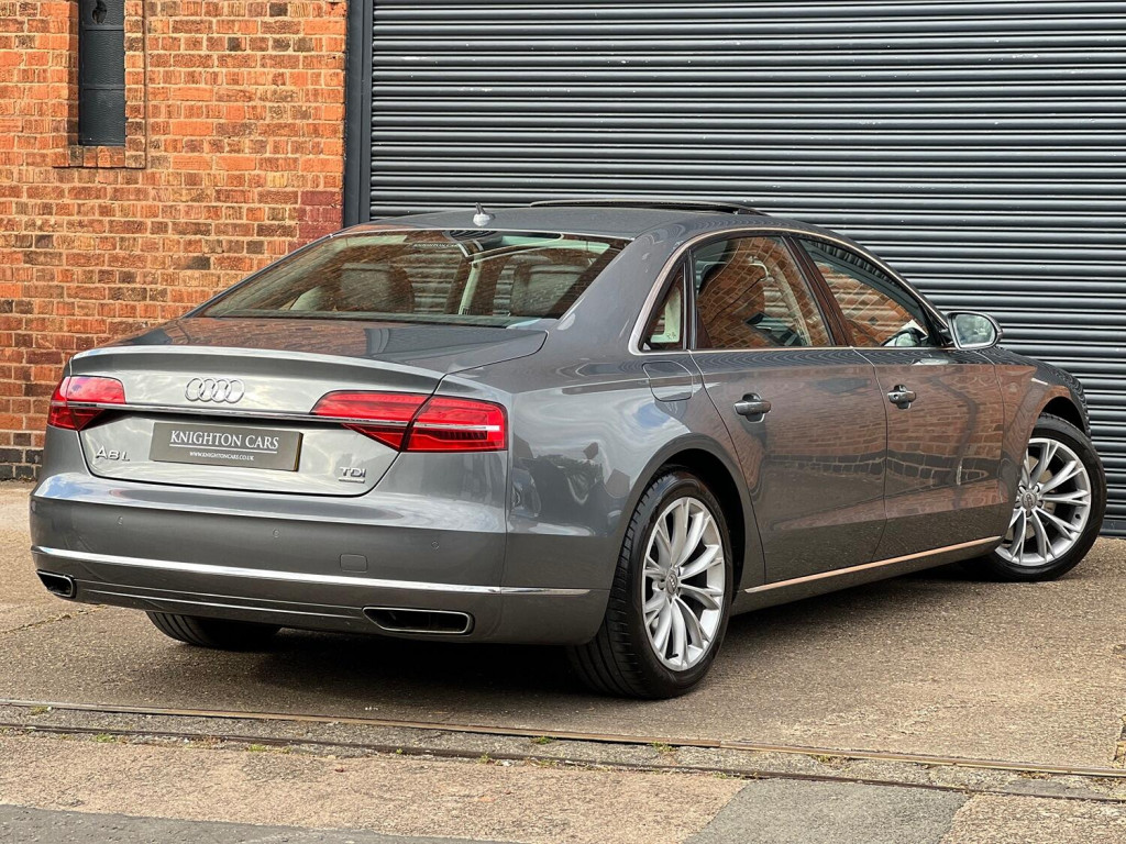 AUDI A8